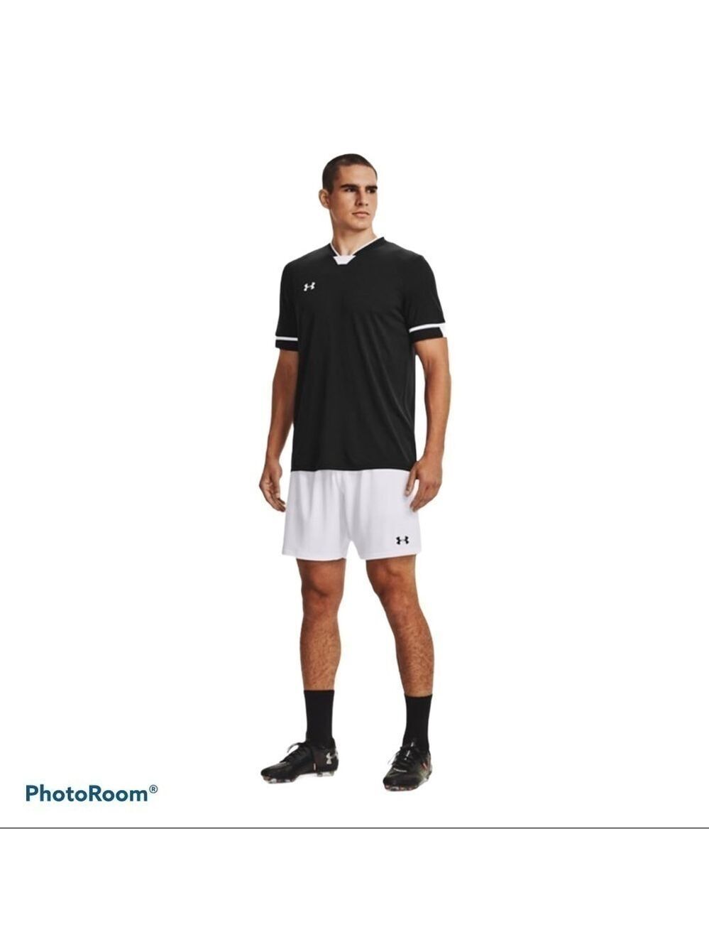 𝅺under Armour Heatgear shirt black and white